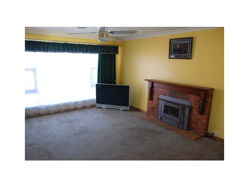 7 Cedar, Newnham TAS 7248