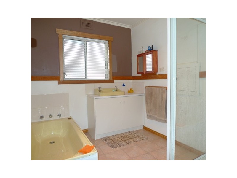 6 Vale Street, Prospect Vale TAS 7250