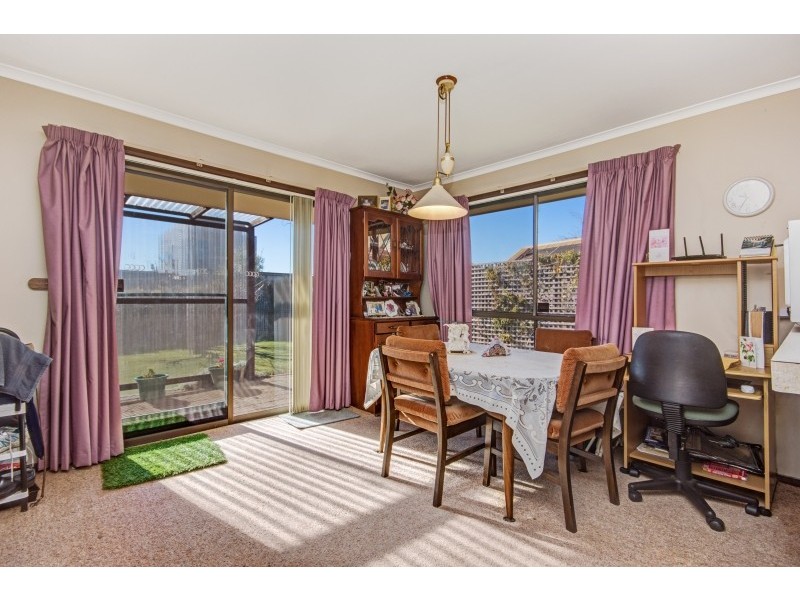 8 Joseph Street, Trevallyn TAS 7250