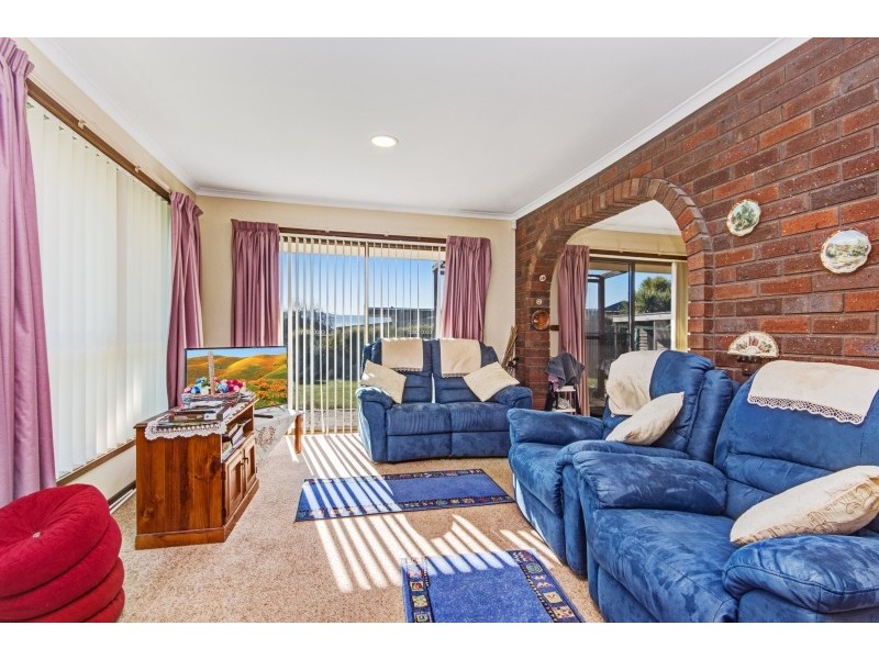 8 Joseph Street, Trevallyn TAS 7250