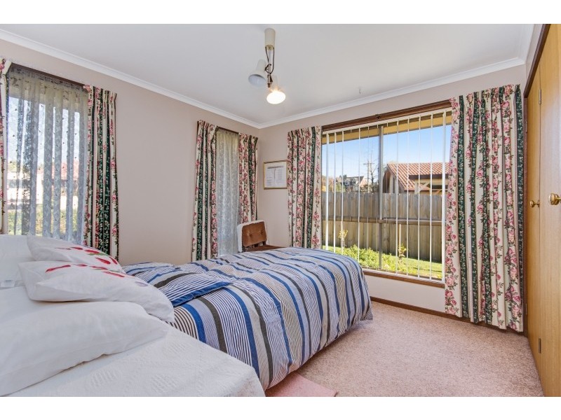 8 Joseph Street, Trevallyn TAS 7250