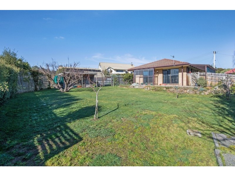8 Joseph Street, Trevallyn TAS 7250
