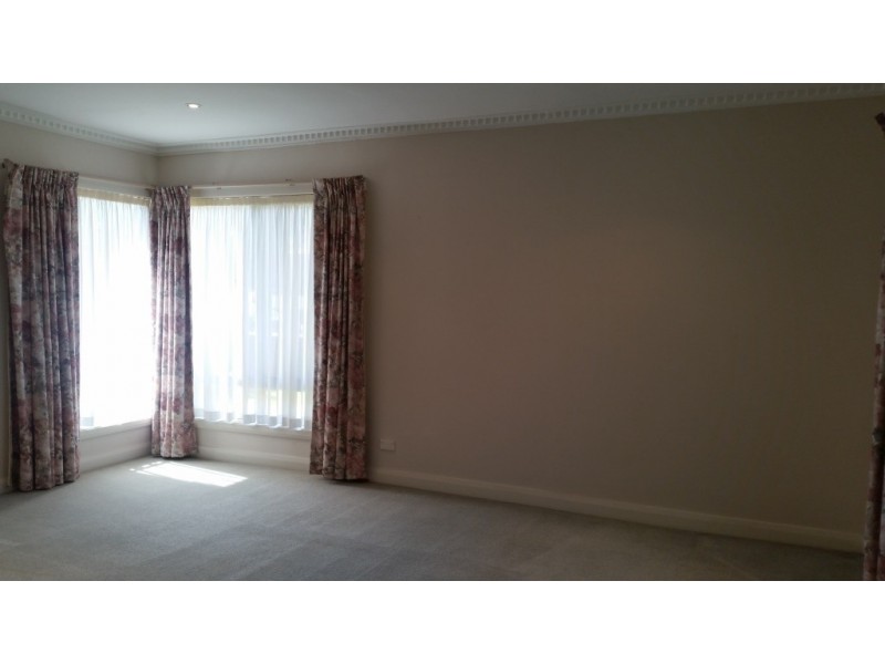 8 Shirley Place, Kings Meadows TAS 7249