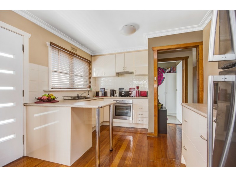 1 Helenwood Grove, Newnham TAS 7248