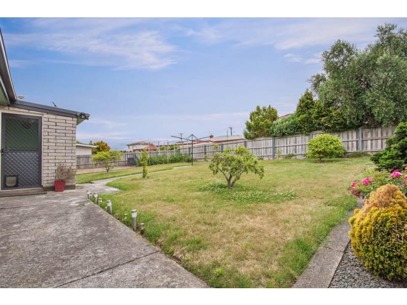 23 Crandon Crescent, Newnham TAS 7248
