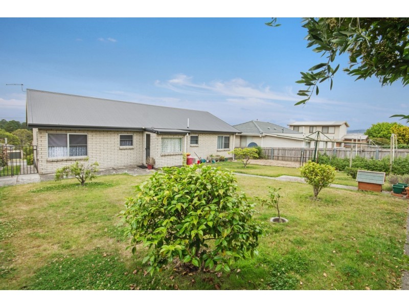 23 Crandon Crescent, Newnham TAS 7248