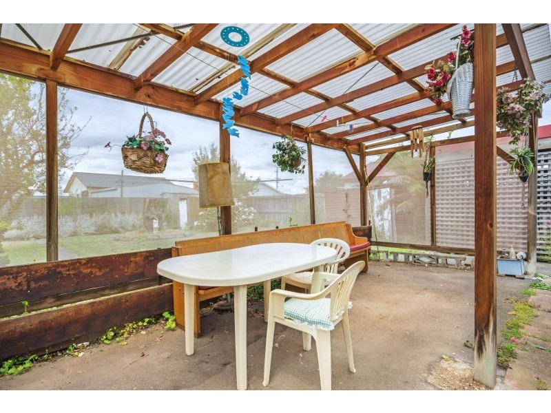 33 Sturt Crescent, Mayfield TAS 7248