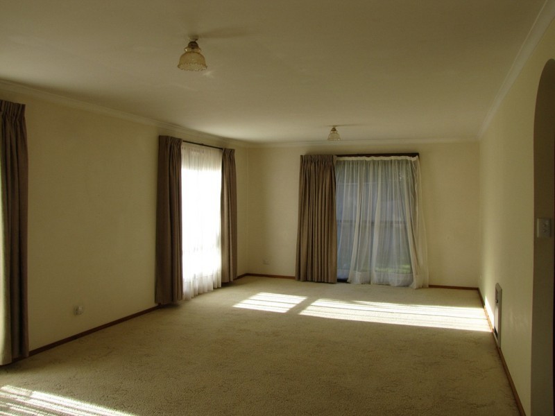 3/9-11 Newnham Close, Newnham TAS 7248