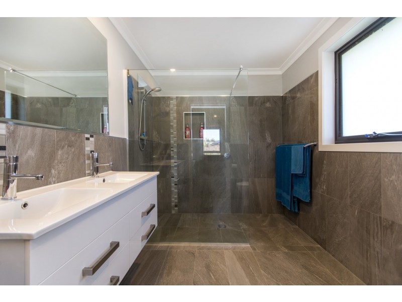 4 Lach Dar Court, Longford TAS 7301