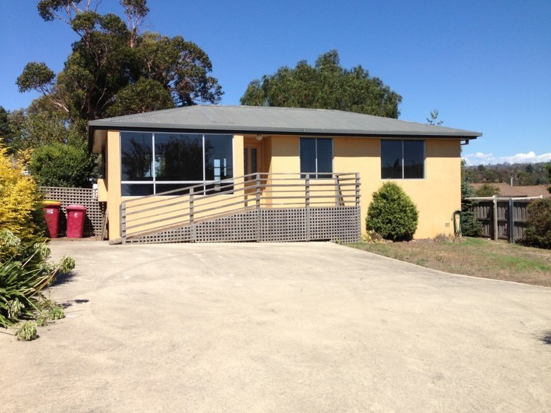 2/2b Carr Street, Kings Meadows TAS 7249