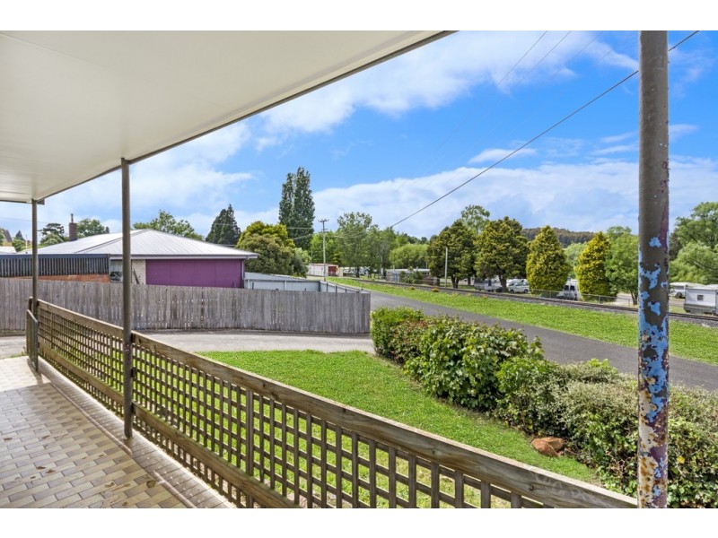 51 West Parade, Deloraine TAS 7304