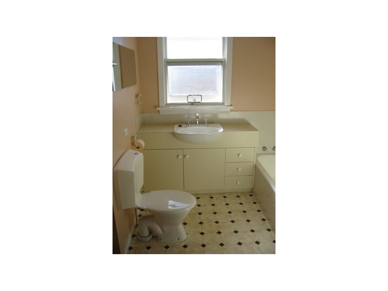 92 Panubra St, Kings Meadows TAS 7249
