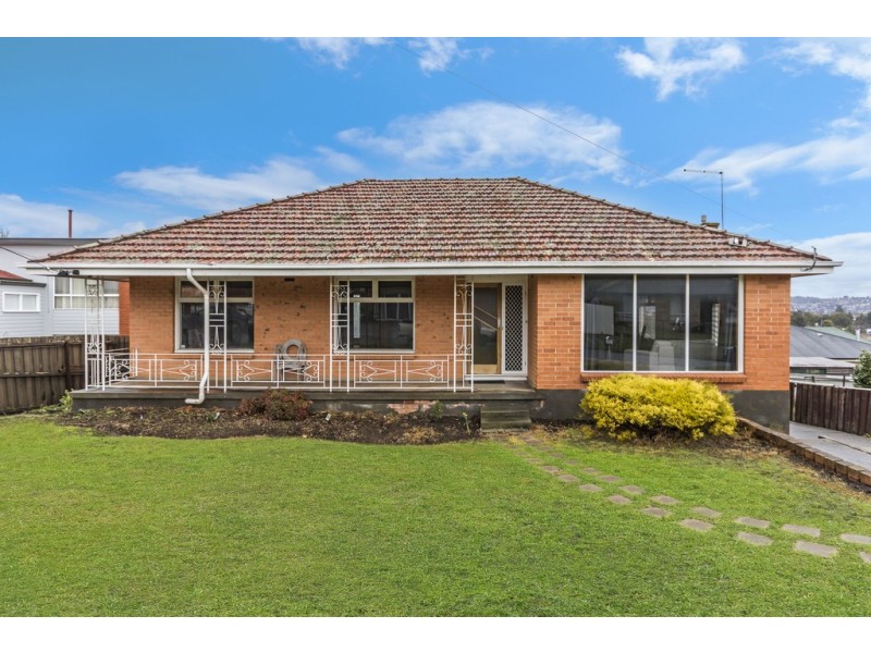 2 Cedar Street, Newnham TAS 7248