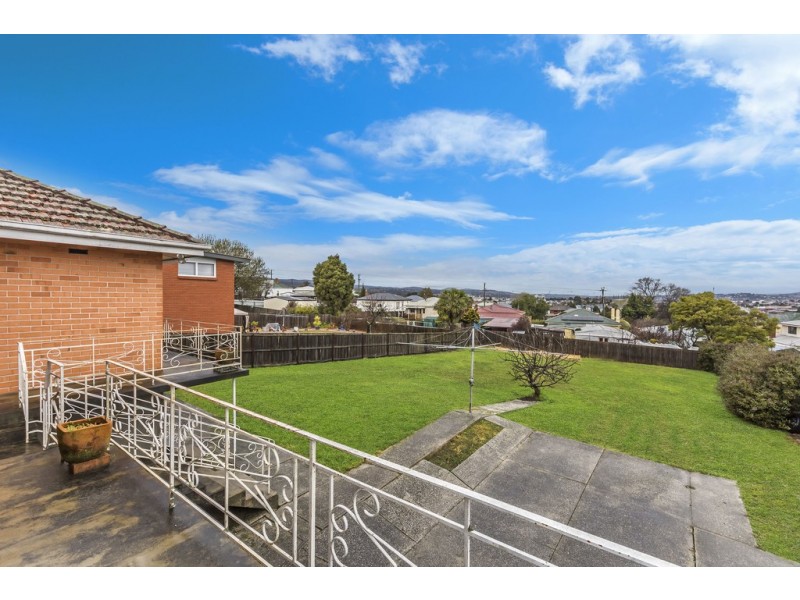 2 Cedar Street, Newnham TAS 7248