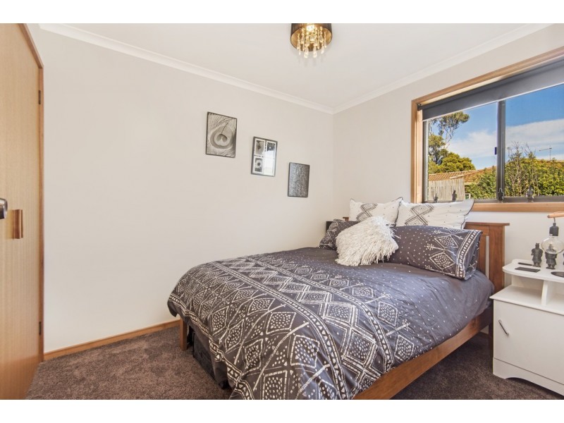 2/18 Drysdale Court, Newnham TAS 7248