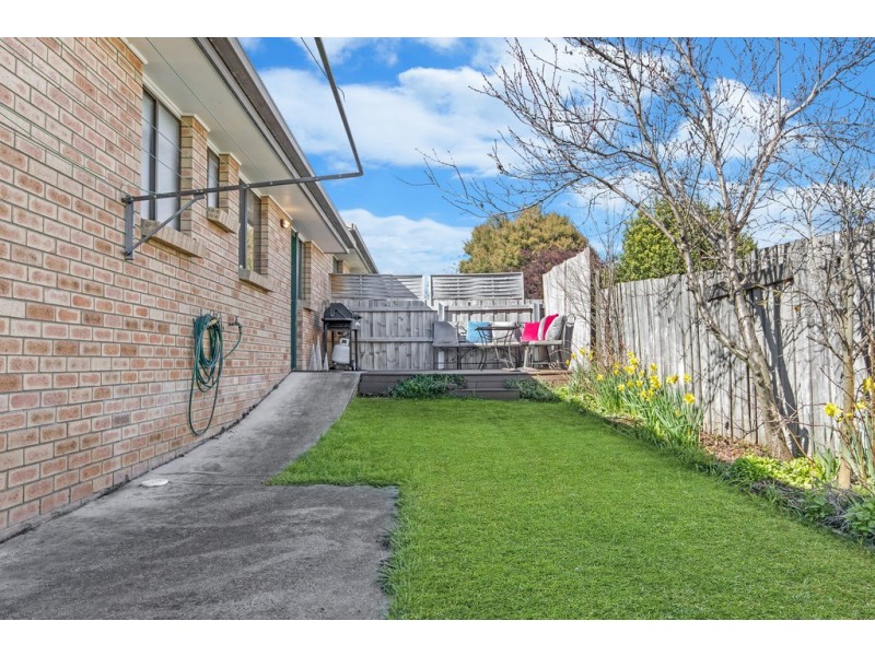 2/18 Drysdale Court, Newnham TAS 7248