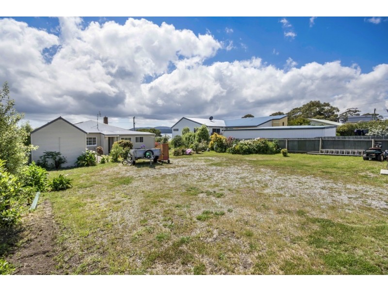 215 Flinders Street, Beauty Point TAS 7270