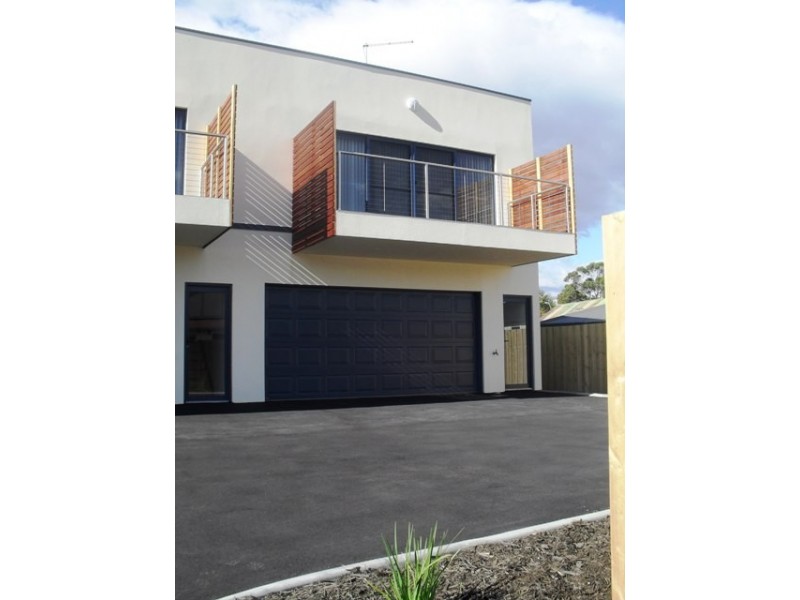 2/8a Queen Street, Invermay TAS 7248