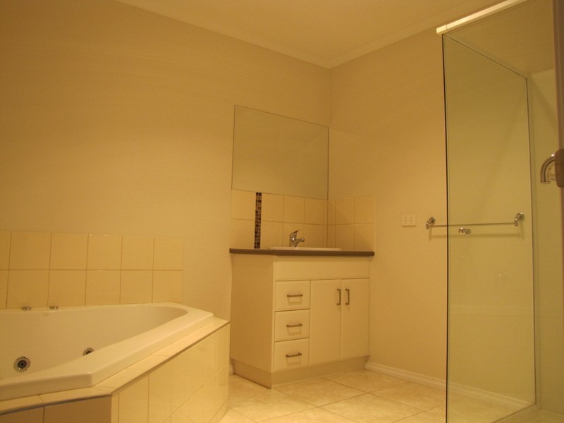 2/8a Queen Street, Invermay TAS 7248