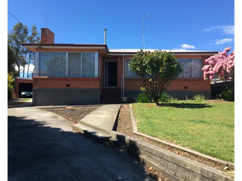 16 Swan Street, Newnham TAS 7248