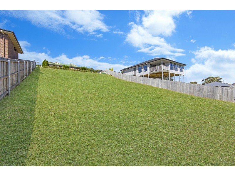 37 Roberts Crescent, Newnham TAS 7248