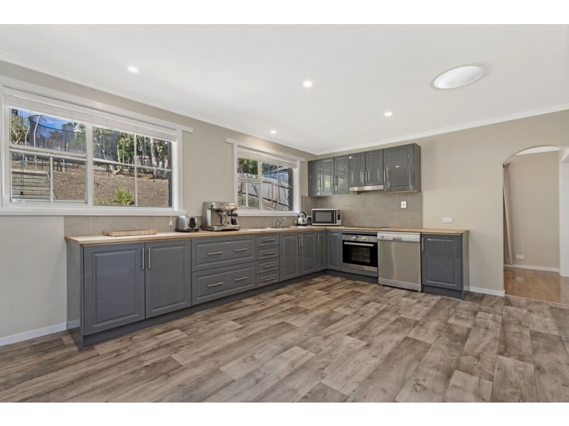 11 Denison Grove, West Launceston TAS 7250