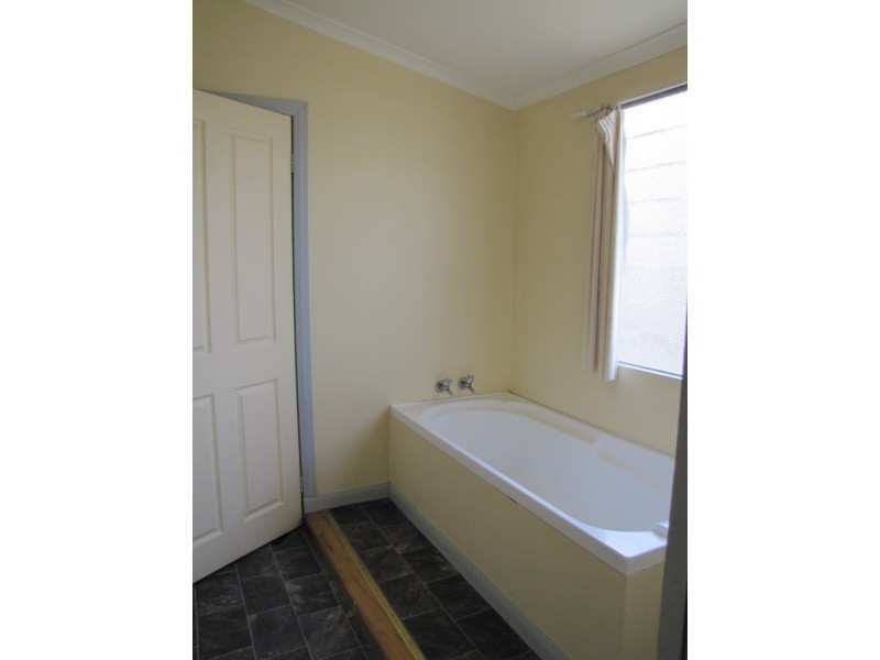 8 Queen Street, Invermay TAS 7248