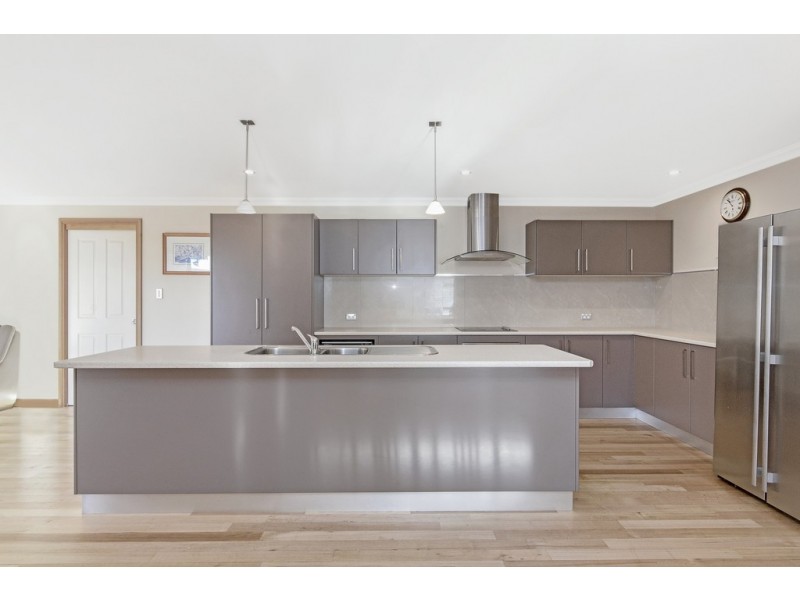 80 Mount Stuart Drive, Newnham TAS 7248