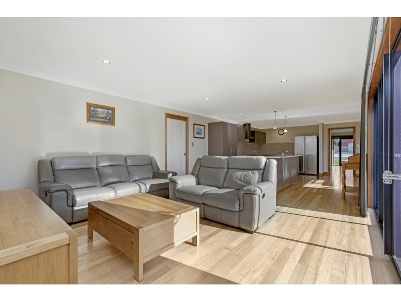 80 Mount Stuart Drive, Newnham TAS 7248