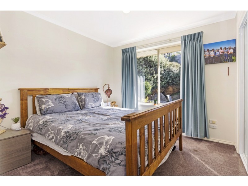 2/2 Carrera Place, Norwood TAS 7250