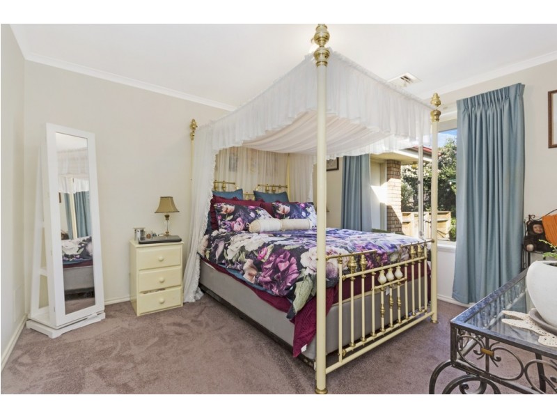 2/2 Carrera Place, Norwood TAS 7250