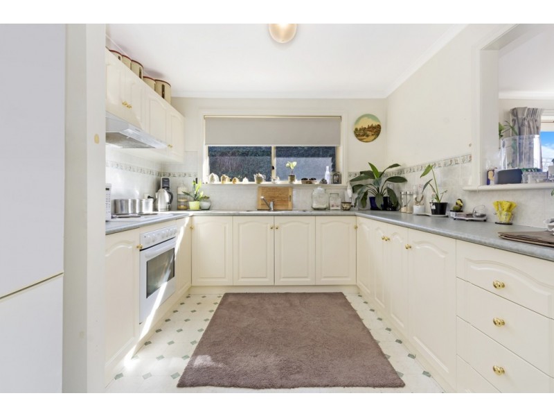 2/2 Carrera Place, Norwood TAS 7250