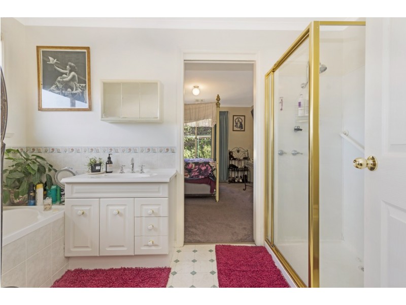 2/2 Carrera Place, Norwood TAS 7250