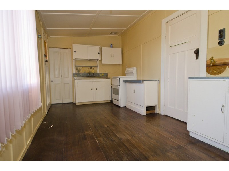 9 Charles Street, Cressy TAS 7302