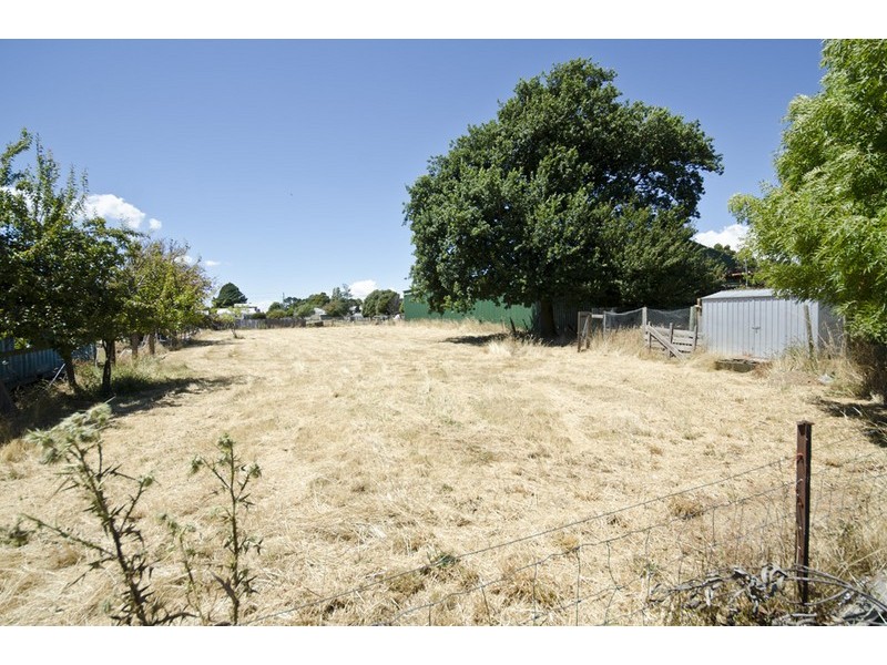 9 Charles Street, Cressy TAS 7302