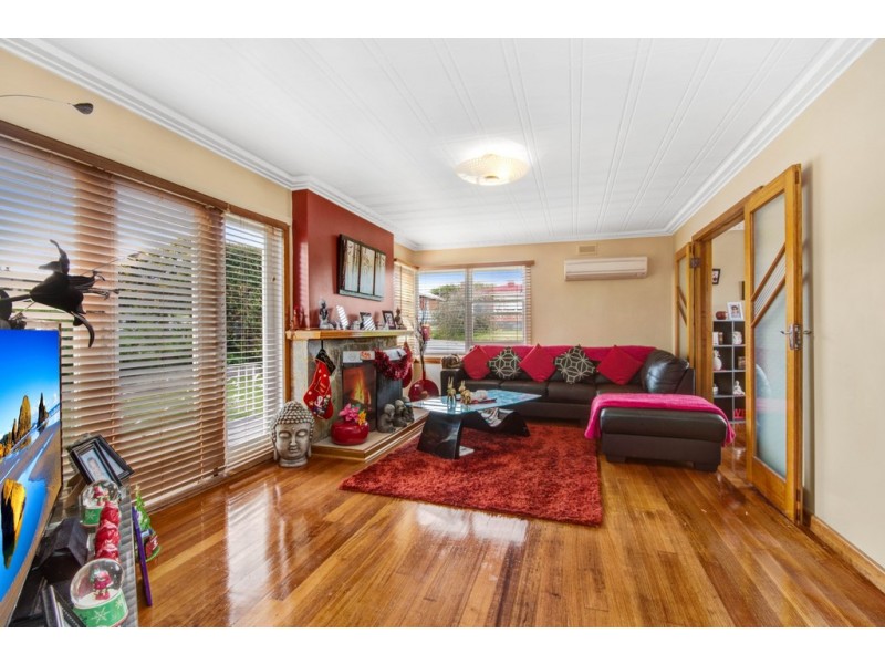 1 Helenwood Grove, Newnham TAS 7248