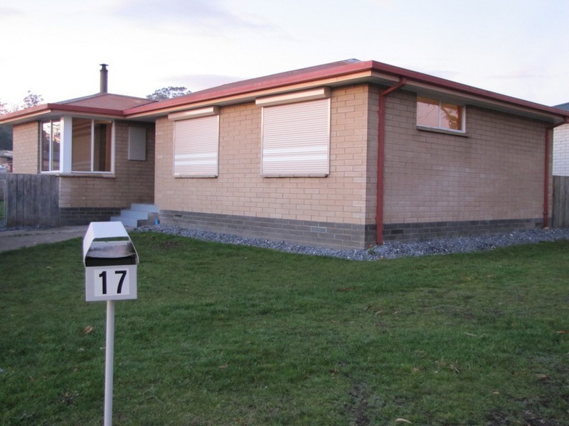 17  Hazelwood Parade, Ravenswood TAS 7250