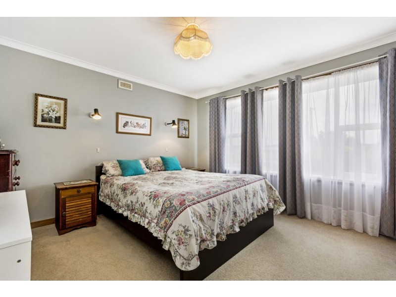 6 Procter Street, Newnham TAS 7248