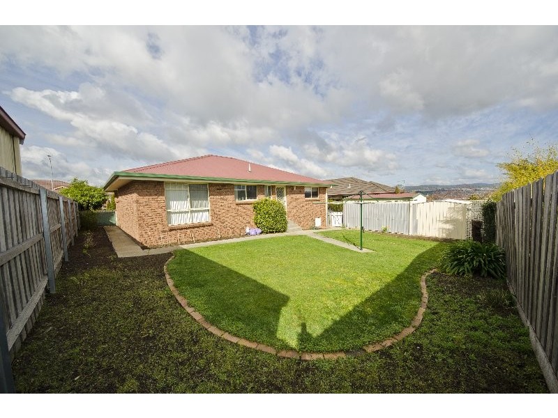 7 Rothsay Close, Newnham TAS 7248