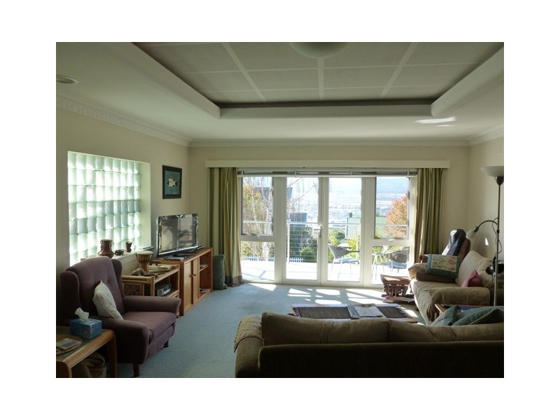 16 Broadview Crescent, Trevallyn TAS 7250