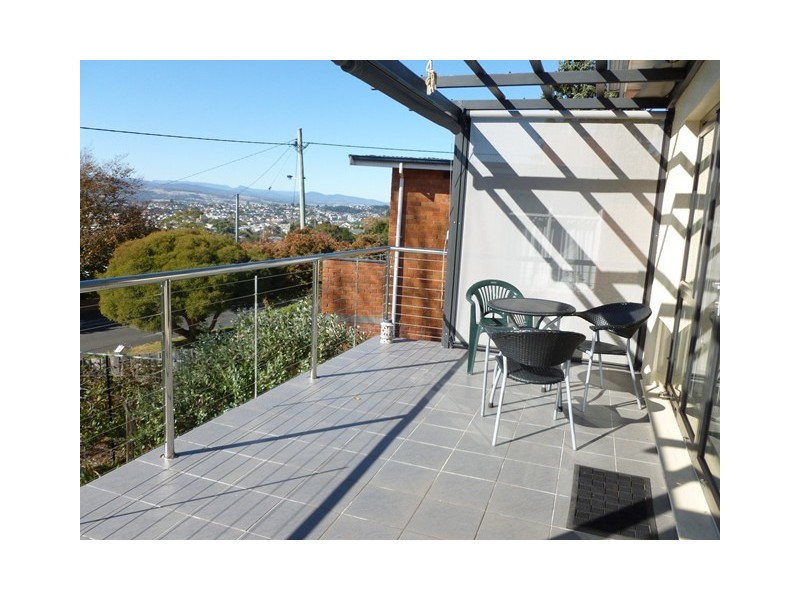 16 Broadview Crescent, Trevallyn TAS 7250
