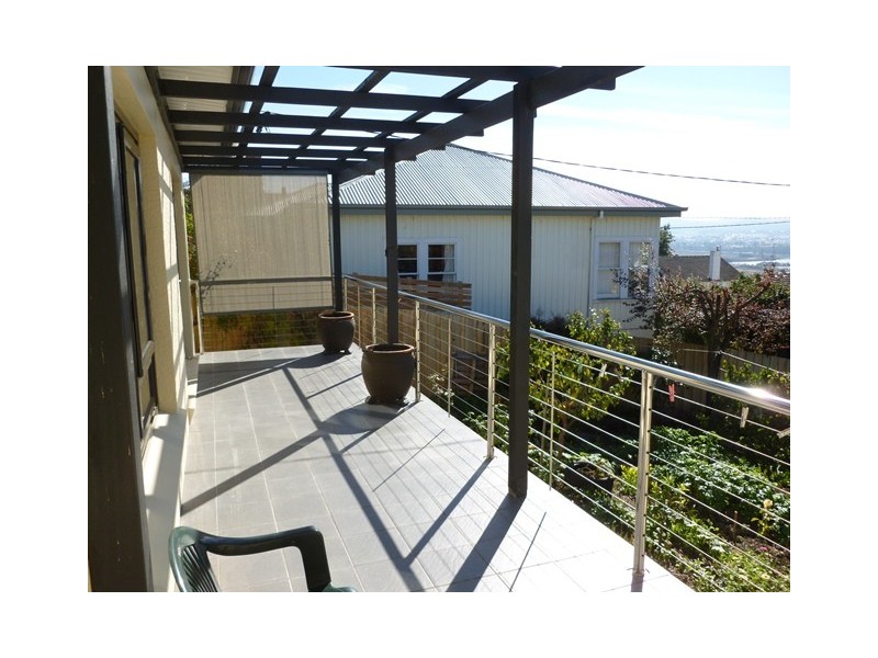 16 Broadview Crescent, Trevallyn TAS 7250