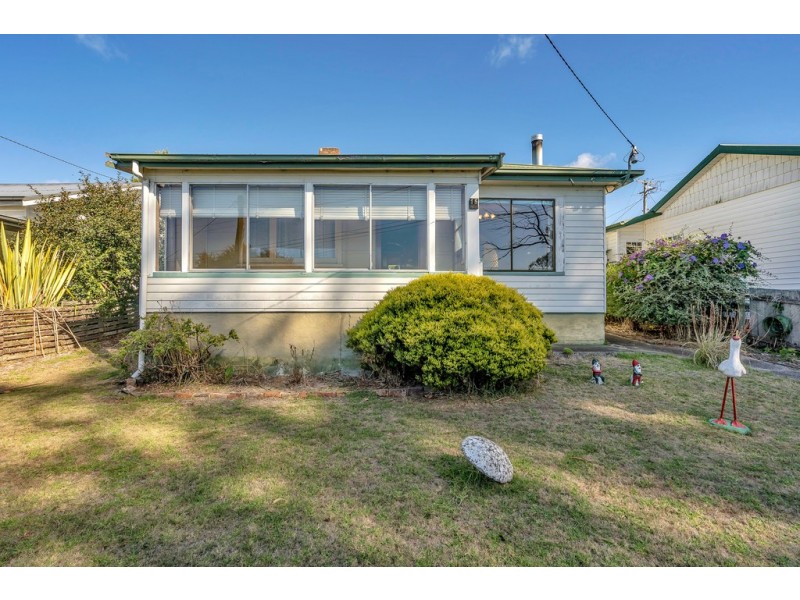15 Beach Road, Gravelly Beach TAS 7276