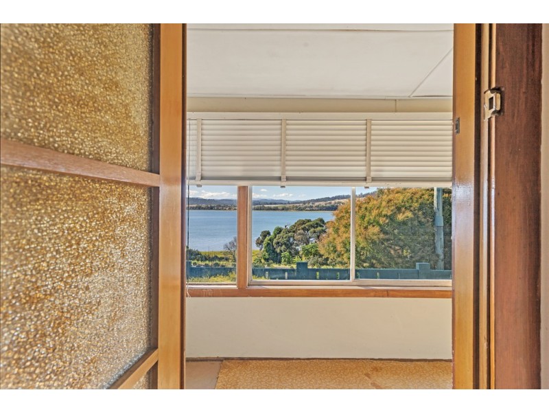 15 Beach Road, Gravelly Beach TAS 7276