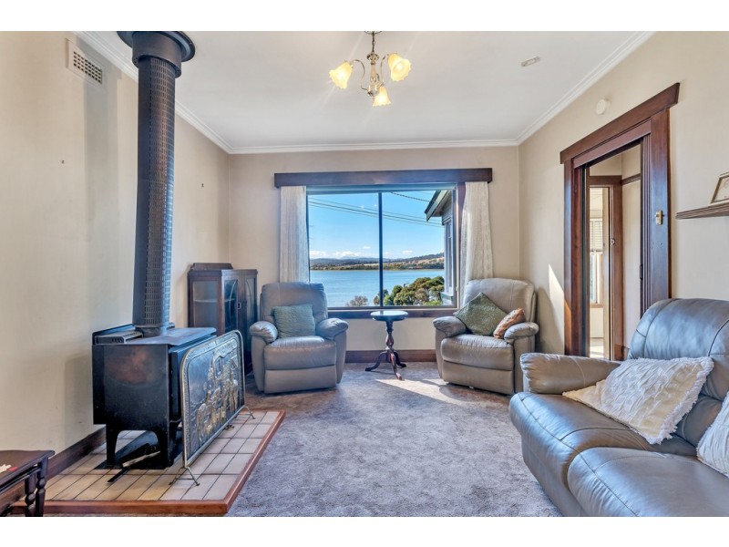 15 Beach Road, Gravelly Beach TAS 7276