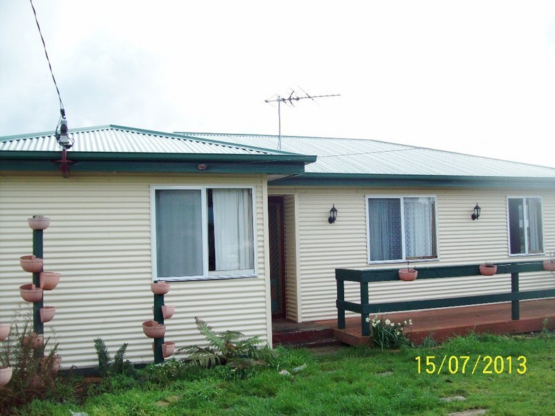 8  Carins Street, Waverley TAS 7250