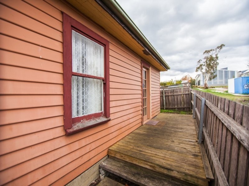 2/81 Tompsons Lane, Newnham TAS 7248