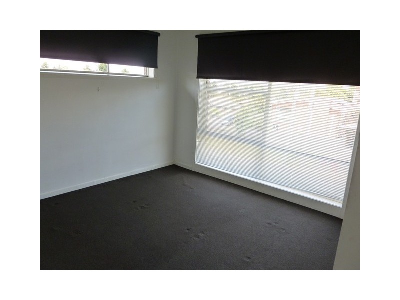 16 Meadowbank Road, Newnham TAS 7248