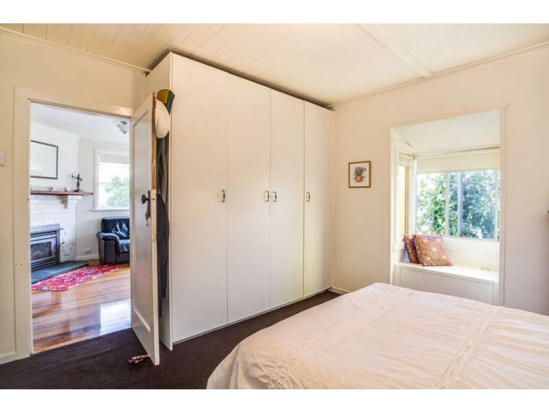 1 Chaplins Lane, Gravelly Beach TAS 7276