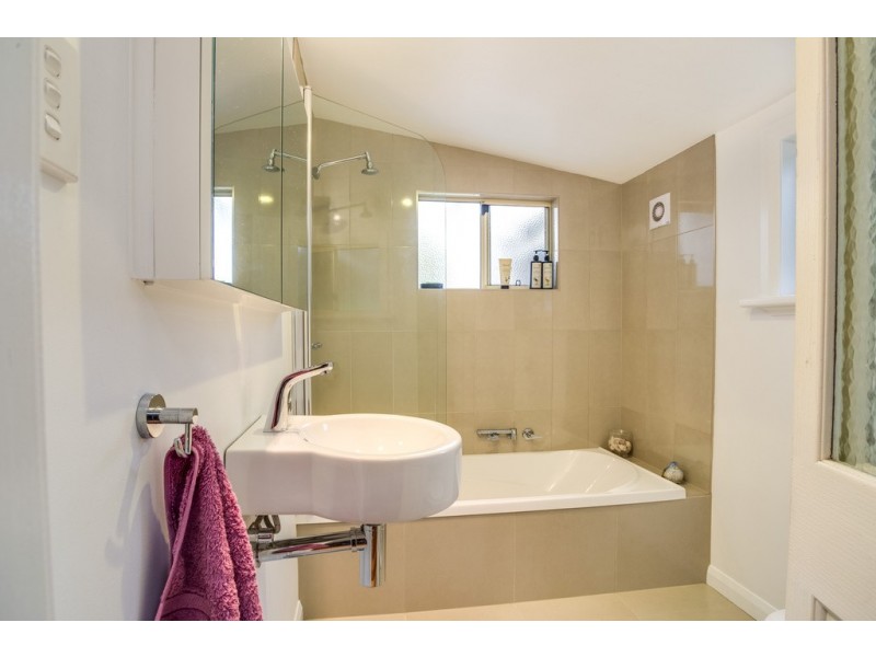 1 Chaplins Lane, Gravelly Beach TAS 7276